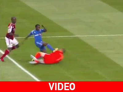 Αντί για μπάλα κλώτσησε το κεφάλι του τερματοφύλακα !