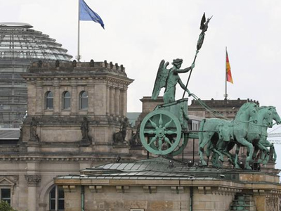 «Οι αγορές να γίνουν συμβατές με τη Δημοκρατία»