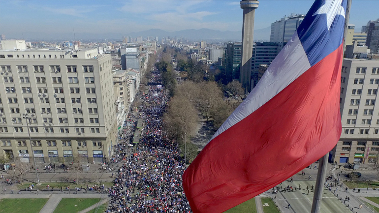 Στους δρόμους της Χιλής εκατοντάδες χιλιάδες διαδηλωτές για το συνταξιοδοτικό