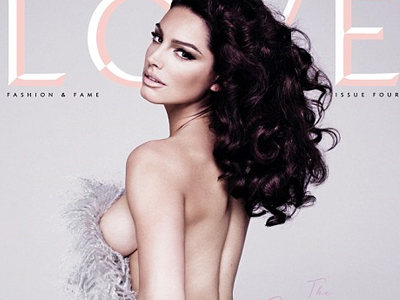 Γυμνή η Kelly Brook