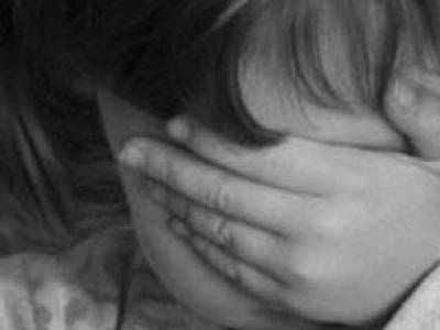 Σοκ: Πατέρας βίασε την τρίχρονη κόρη του