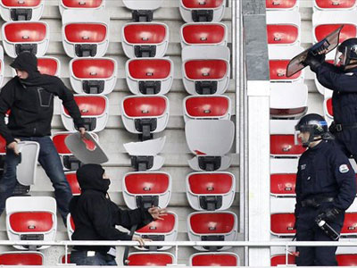 Γαλλία: Σοβαρά επεισόδια στο γήπεδο