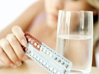 Γονιμότητα: Το αντισυλληπτικό χάπι αποτυγχάνει συχνότερα στις νέες γυναίκες