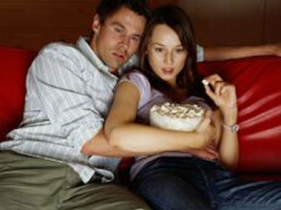 SEXUALITY: Ο σύντροφός μου θέλει να βλέπουμε ταινίες με gay ανθρώπους, πριν έρθουμε σε επαφή