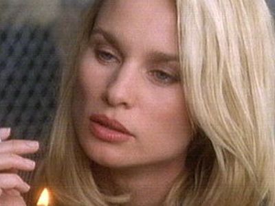 SEXUALITY:  Όταν ο σύντροφός μου είναι σε στύση, οι όρχεις μπαίνουν στην κοιλιακή κοιλότητα. Να ανησυχήσω;