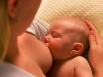 Γονιμότητα: Γιατί ο θηλασμός πρέπει να ξεκινά όσο το δυνατόν νωρίτερα