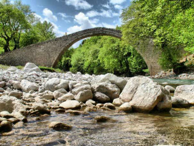 Τοξωτή γέφυρα 500 ετών στην Πύλη Τρικάλων