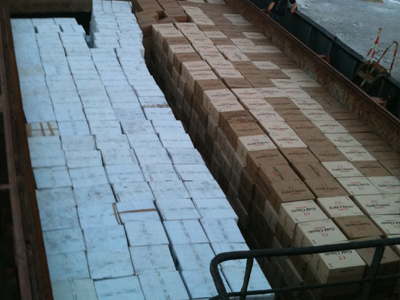 Βρήκαν 2.318.000 λαθραία πακέτα τσιγάρα