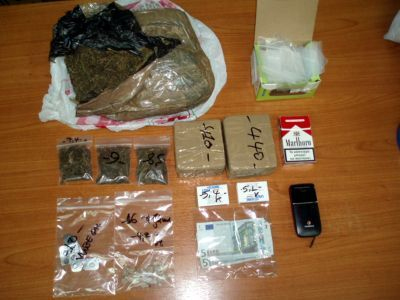 Συνελήφθη ανήλικη και η μητέρα της για εμπορία ναρκωτικών