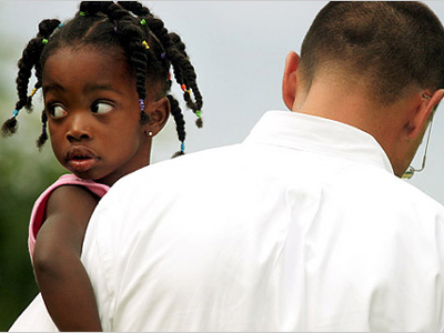 Ιταλία: Δεν θα υιοθετούν όσοι αποκλείουν παιδιά με ρατσιστικά κριτήρια