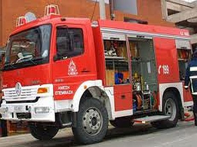 Όχημα της Πυροσβεστικής σε ρόλο ασθενοφόρου