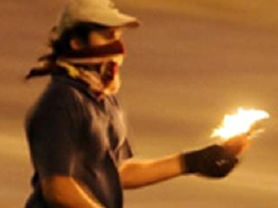 Συνέλαβαν 17χρονο για τις μολότοφ έξω από το γήπεδο