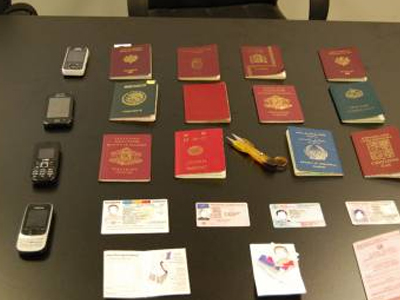 Επέδειξε πλαστά ταξιδιωτικά έγγραφα