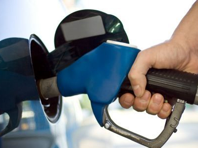 Ακριβαίνουν κι άλλο τα καύσιμα