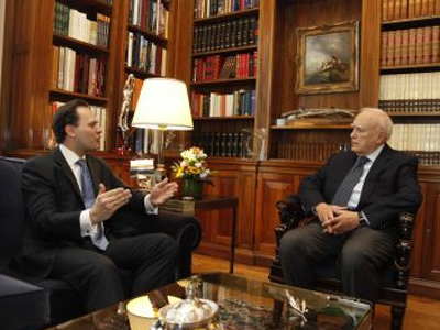 Η κρίση δεν επηρεάζει την εξωτερική πολιτική