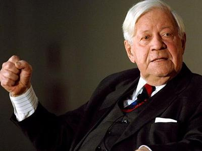 Ο Helmut Schmidt σχολιάζει την κρίση του ευρώ