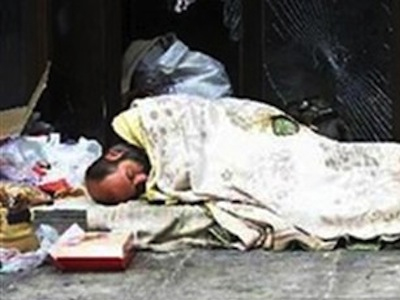 Προσπαθούν να στηρίξουν τους άπορους