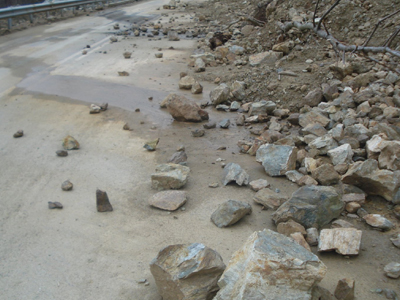 Επικίνδυνες κατολισθήσεις στον Πύργο