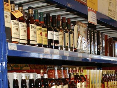 Κατασχέθηκαν λαθραίες φιάλες αλκοολούχων ποτών