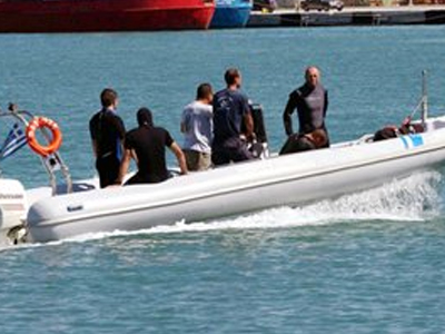 Καταδίωξη και συλλήψεις στη θαλάσσια περιοχή Σαλαμίνας