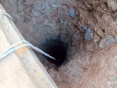 Έσκαβαν για αρχαία σε πλαγιά λόφου