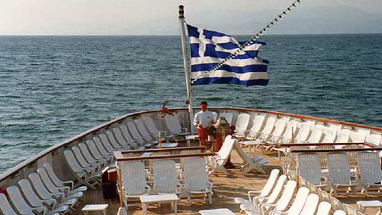 Κατεβάζουν σταθερά τη σημαία οι Έλληνες εφοπλιστές