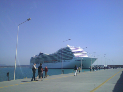 «Ποδαρικό» στο λιμάνι του Κατακόλου