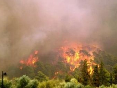 Σε εξέλιξη πυρκαγιά στην Κέρκυρα