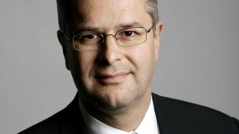 Συνενώσεις στον ορίζοντα βλέπει ο Skou