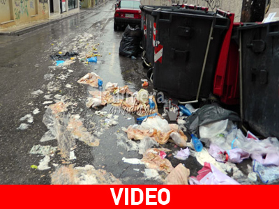 Η βροχή έβγαλε βόλτα τα σκουπίδια στην Τρίπολη