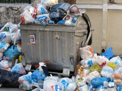 Διεκόπη η αποκομιδή σκουπιδιών στον Βύρωνα