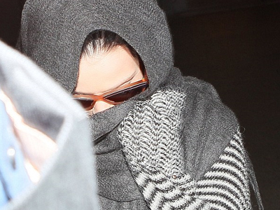 Γιατί κρύβεσαι;