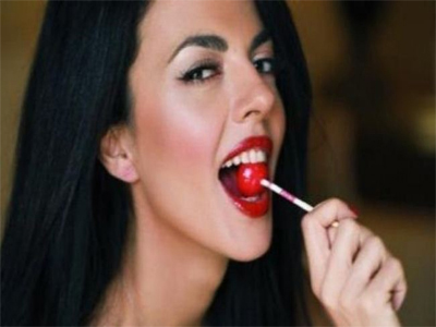 «Με καλύπτουν τα σφηνάκια-δουλειές»