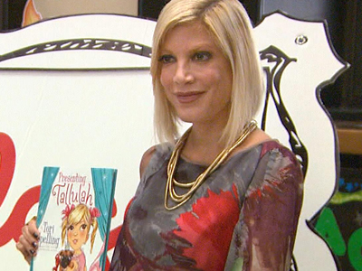 Συγγραφέας η Tori Spelling