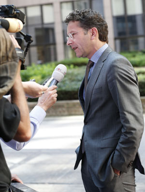 Ο Γερούν Ντάισελμπλουμ κατά την είσοδό του στον χώρο της συνεδρίασης