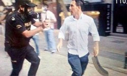 Ο άνδρας με τη χαντζάρα