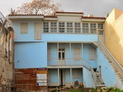 Πωλείται το σπίτι του Αντωνάκη και της Ελένης Κοκοβίκου!