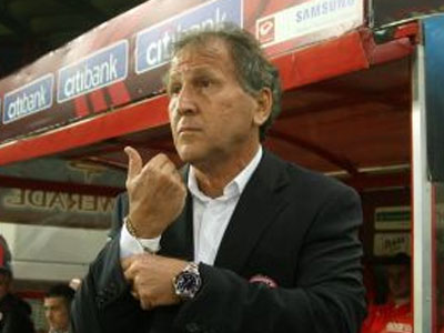 Ζίκο: «Με την πλάτη στον τοίχο»