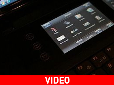 H νέα πρόταση της Intel: laptop με τρείς μικρές οθόνες αφής