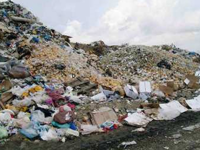 Περιφρουρούν σκουπιδότοπο στον Αλιάκμονα