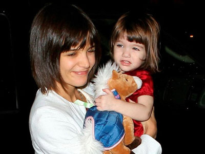 Δε χαλάει χατίρι στην κόρη της η Holmes