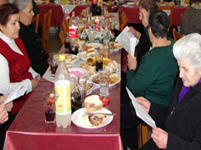 Τρόφιμα πρόσφεραν σε συσσίτια οι παραγωγοί λαϊκών αγορών των Χανίων