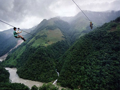 Πηγαίνουν στο σχολείο με το συρματόσχοινο