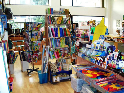 Σταθερά υψηλές παραμένουν οι τιμές των σχολικών ειδών