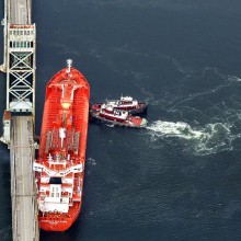 Συγκρούσθηκε με την γέφυρα!