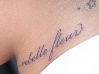 Κάποιος πρέπει να διαβάσει γραμματική