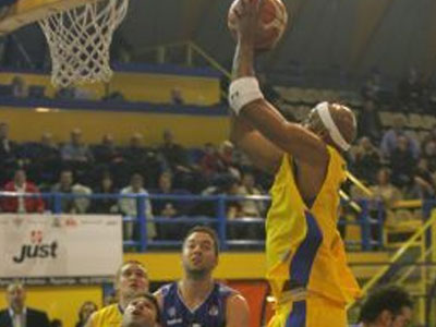 Εντυπωσιακό το Περιστέρι, 77-73 τον Πανελλήνιο