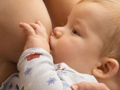 Ταυτόχρονος δημόσιος θηλασμός σε 39 πόλεις