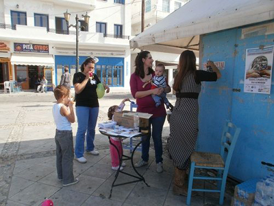 Νάξος: Μικρή συμμετοχή ο ταυτόχρονος δημόσιος θηλασμός