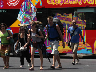 Μειωμένες οι αφίξεις τουριστών